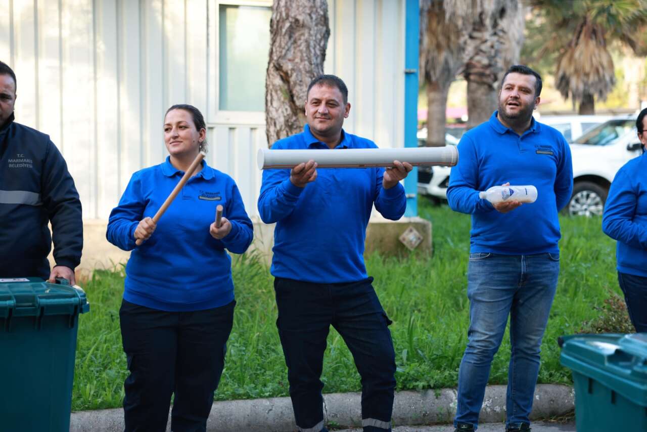 Marmaris’te Temizlik Emekçileri Yeni Yılda Sahneye Çıkıyor 3